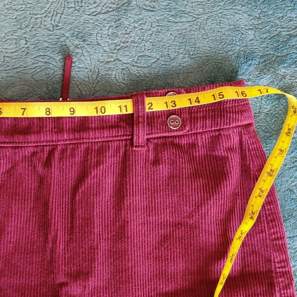 SOLD.......💚 Corduroy Mini Skirt by LOFT - Picture 3 of 7
